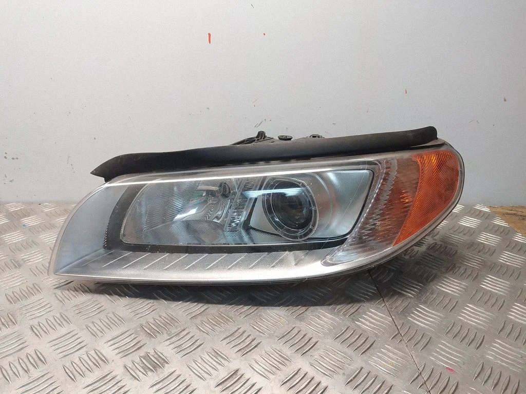 Priekšējais lukturis 31214347