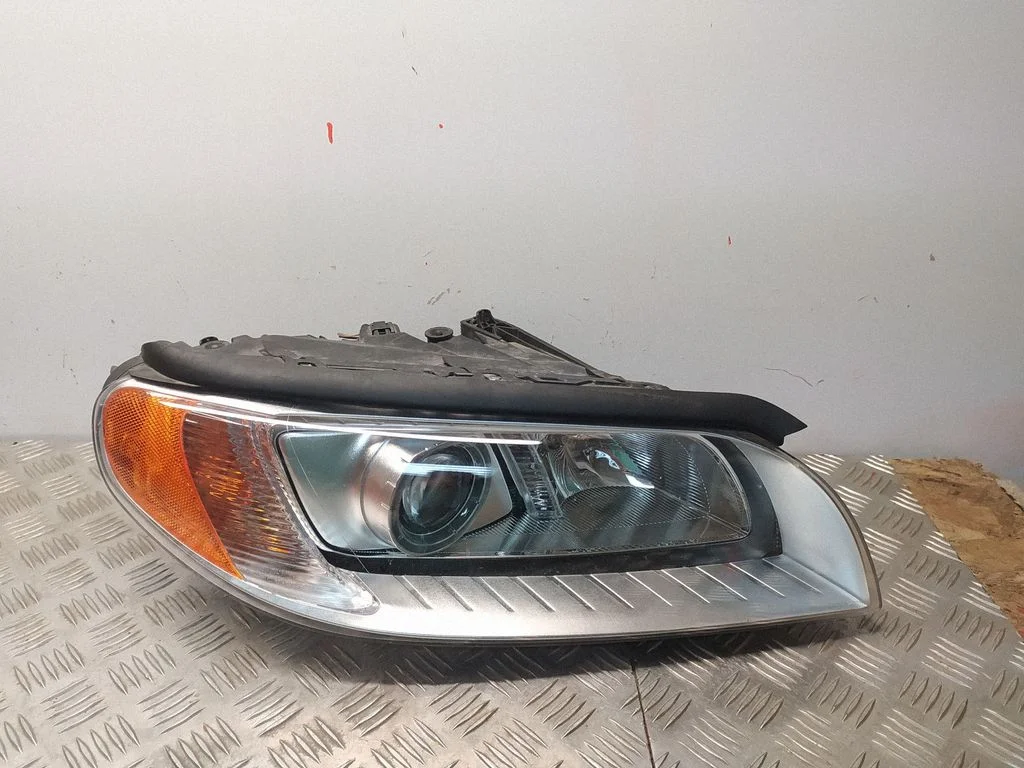 Headlight/headlamp – Volvo S80 (2014-2016)
