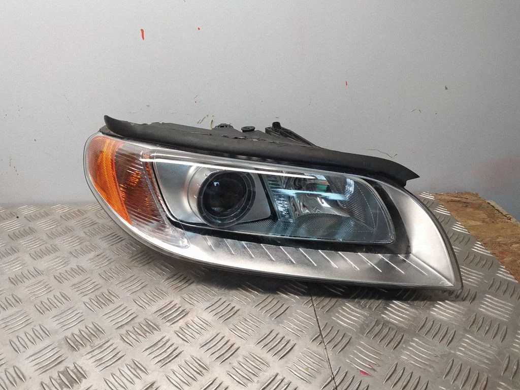 Headlight/headlamp – Volvo S80 (2014-2016)