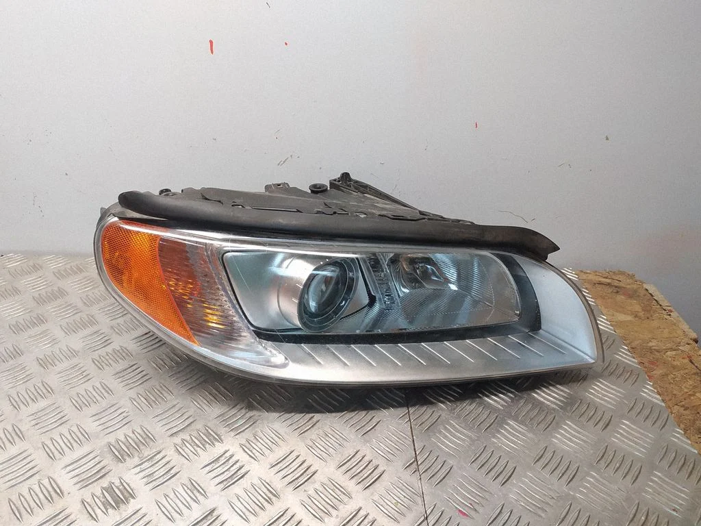 Headlight/headlamp – Volvo S80 (2014-2016)