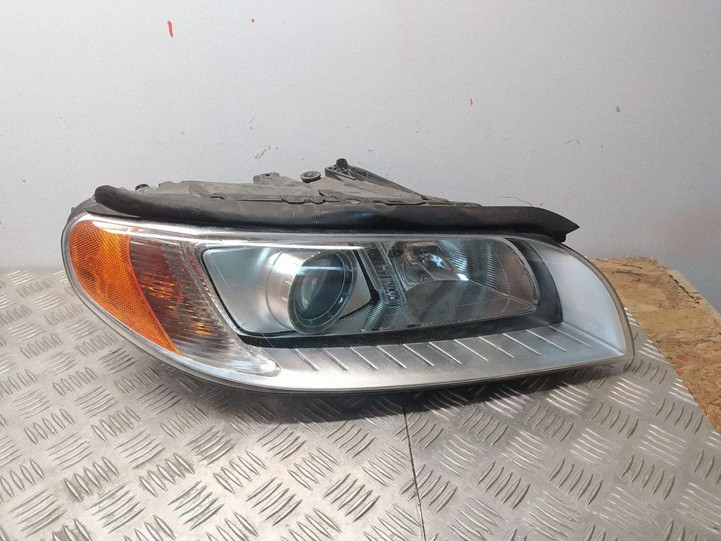 Headlight/headlamp – Volvo S80 (2014-2016)