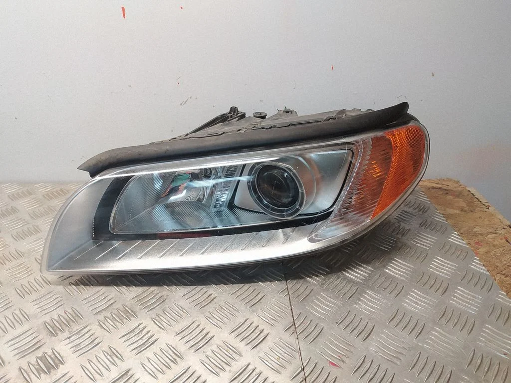 Priekšējais lukturis 31214347