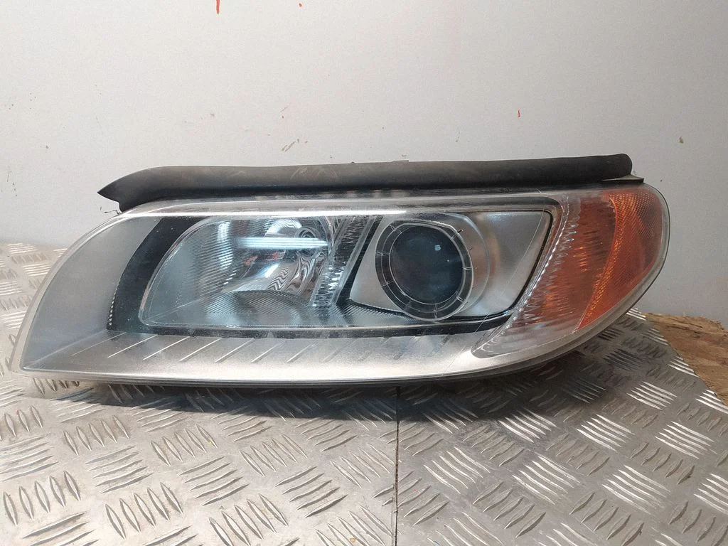 Priekšējais lukturis 31214347