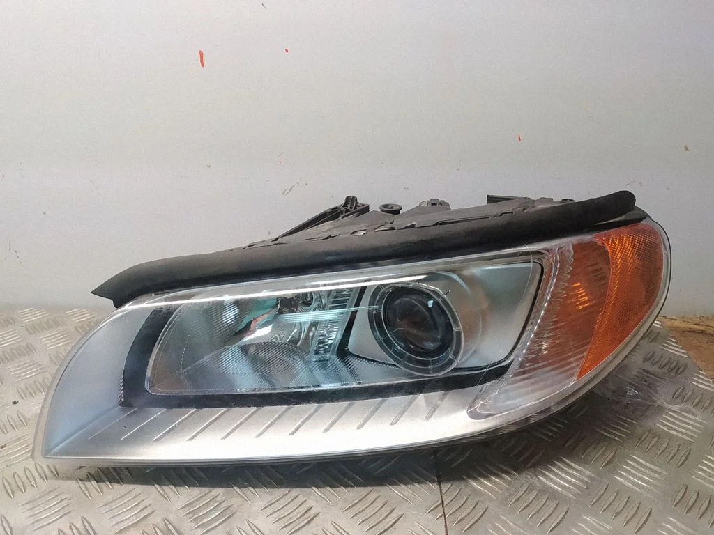 Priekšējais lukturis 31214347