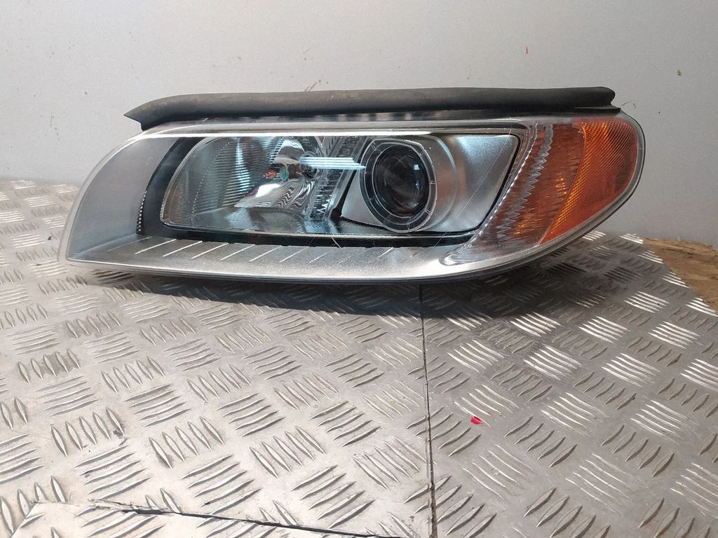 Priekšējais lukturis 31214347