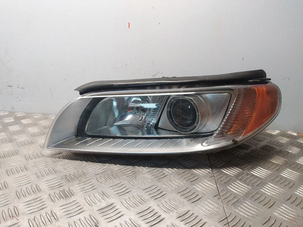 Priekšējais lukturis 31214347