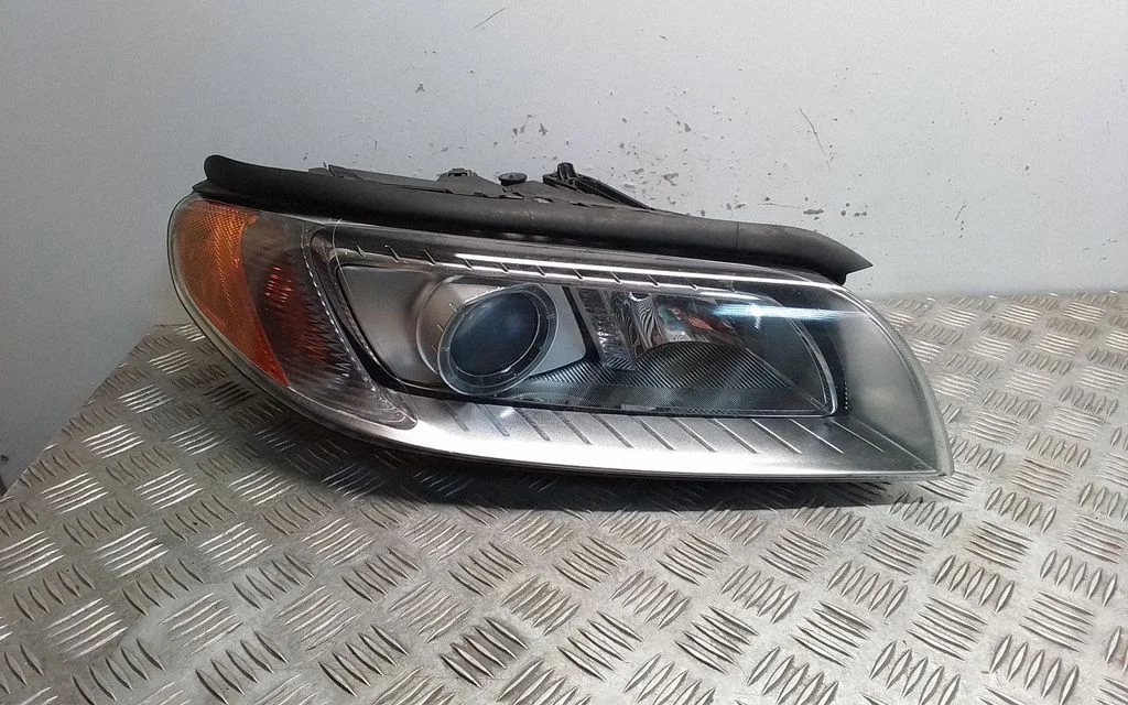Headlight/headlamp – Volvo S80 (2014-2016)
