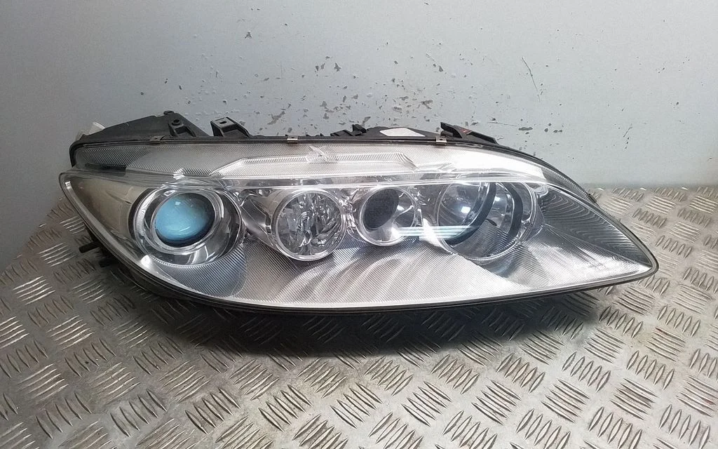 Headlight/headlamp – front right