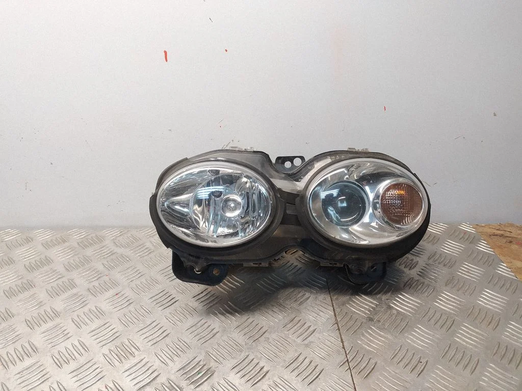 Headlight/headlamp – front left