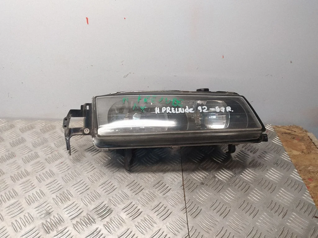 Headlight/headlamp – front right