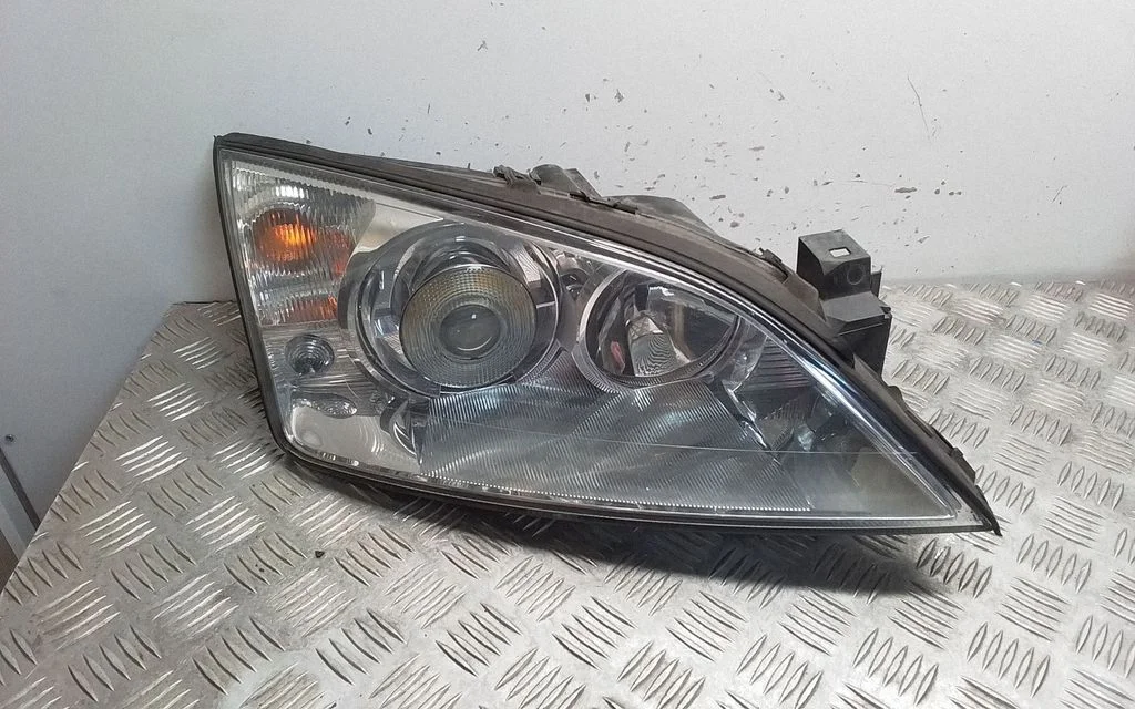Headlight/headlamp – Ford Mondeo MK IV (2007-2014)
