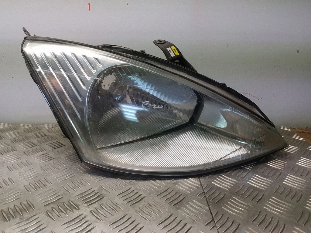Headlight/headlamp XS4113005 – Ford Focus (1998-2004)