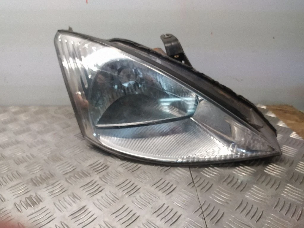 Headlight/headlamp YS4X13005 – Ford Focus (1998-2004)