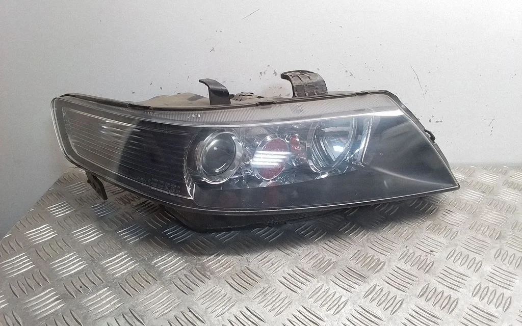 Esituli – Honda Accord (2003-2007)