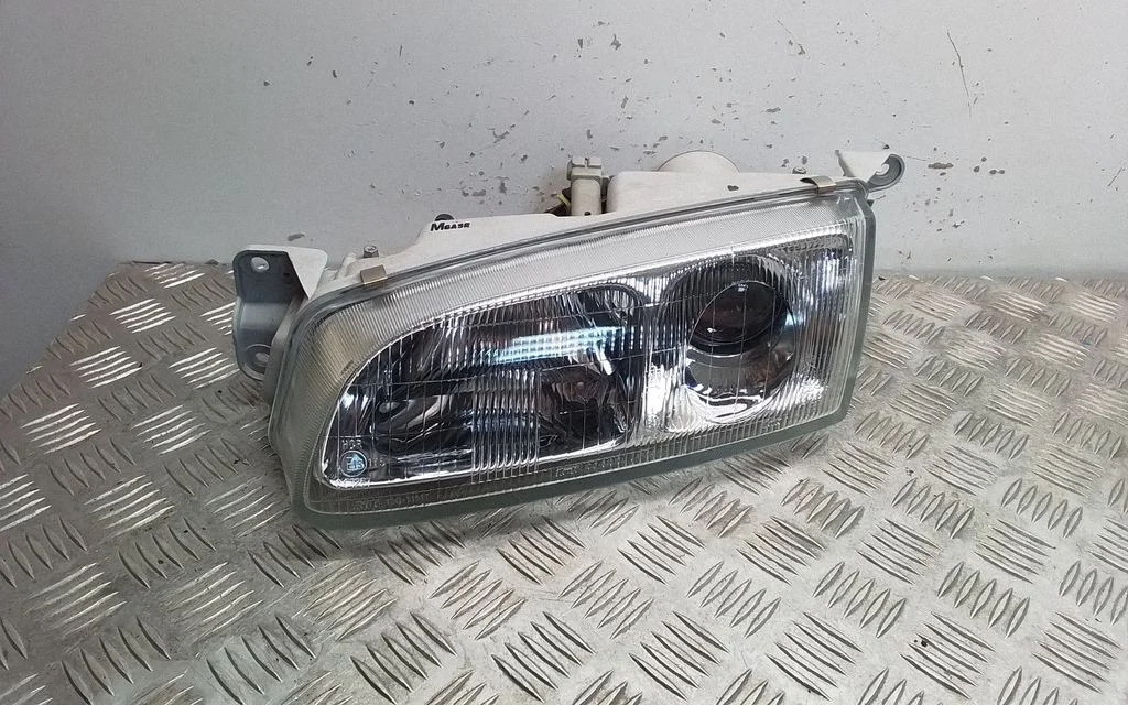 Headlight/headlamp 10061617