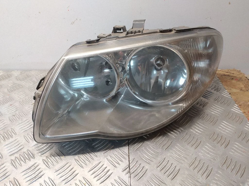 Headlight/headlamp – front left