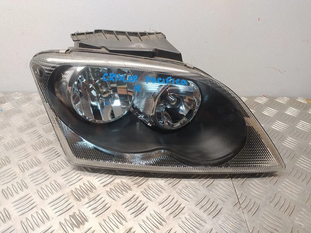 Headlight/headlamp – front right