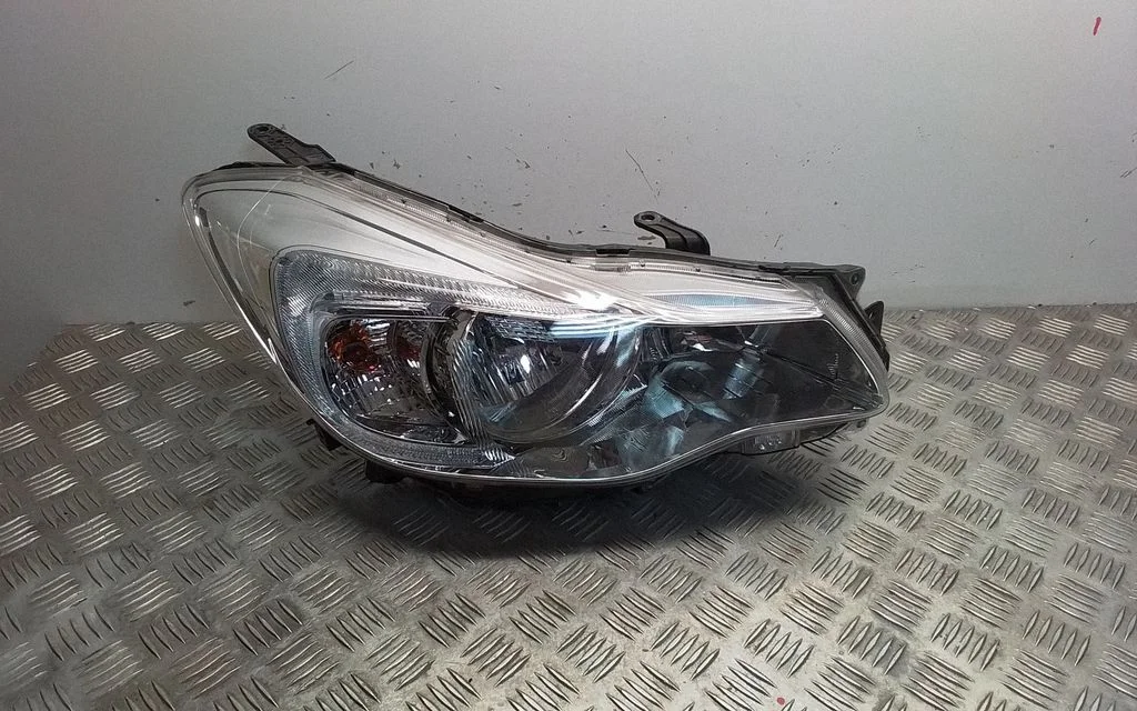 Headlight/headlamp – front right