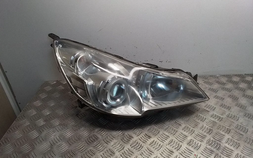 Headlight/headlamp – front right