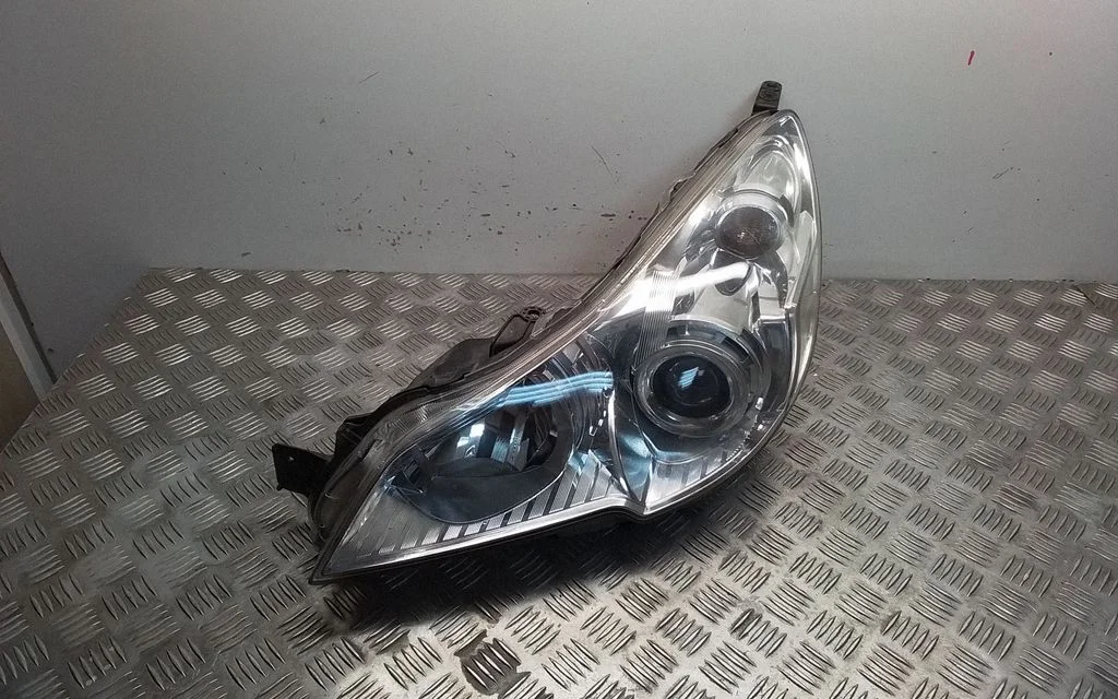 Headlight/headlamp – front left