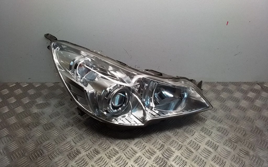 Headlight/headlamp – front right