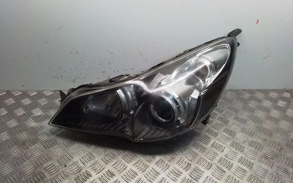 Headlight/headlamp – front right