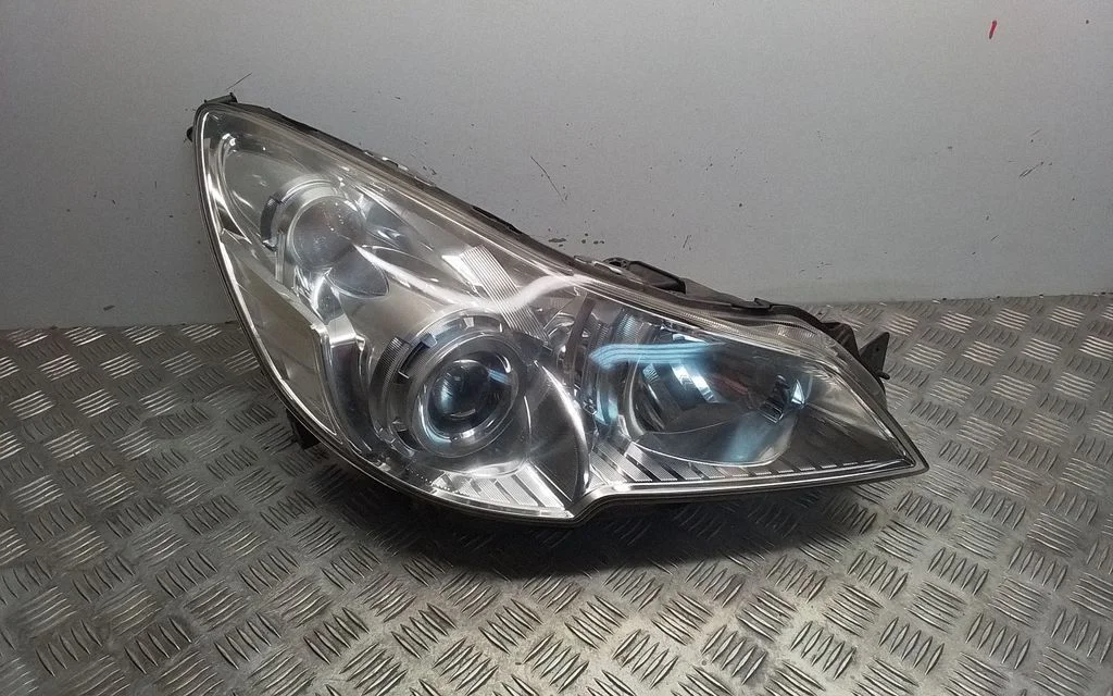 Headlight/headlamp – front right