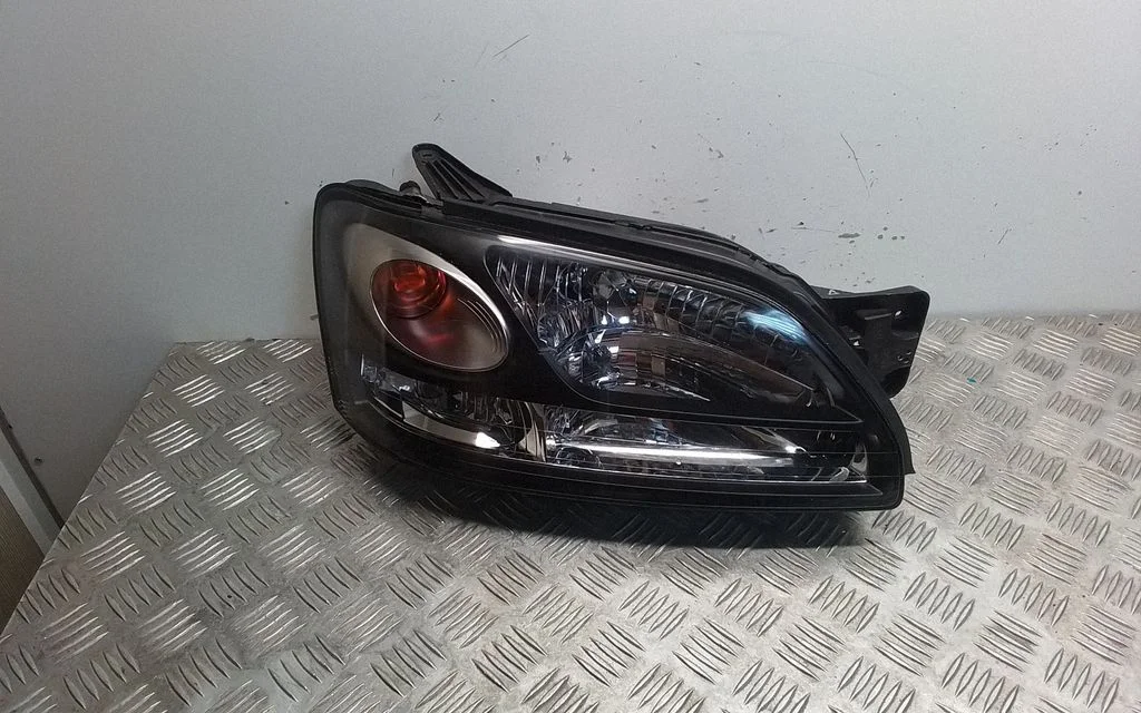 Headlight/headlamp – front right