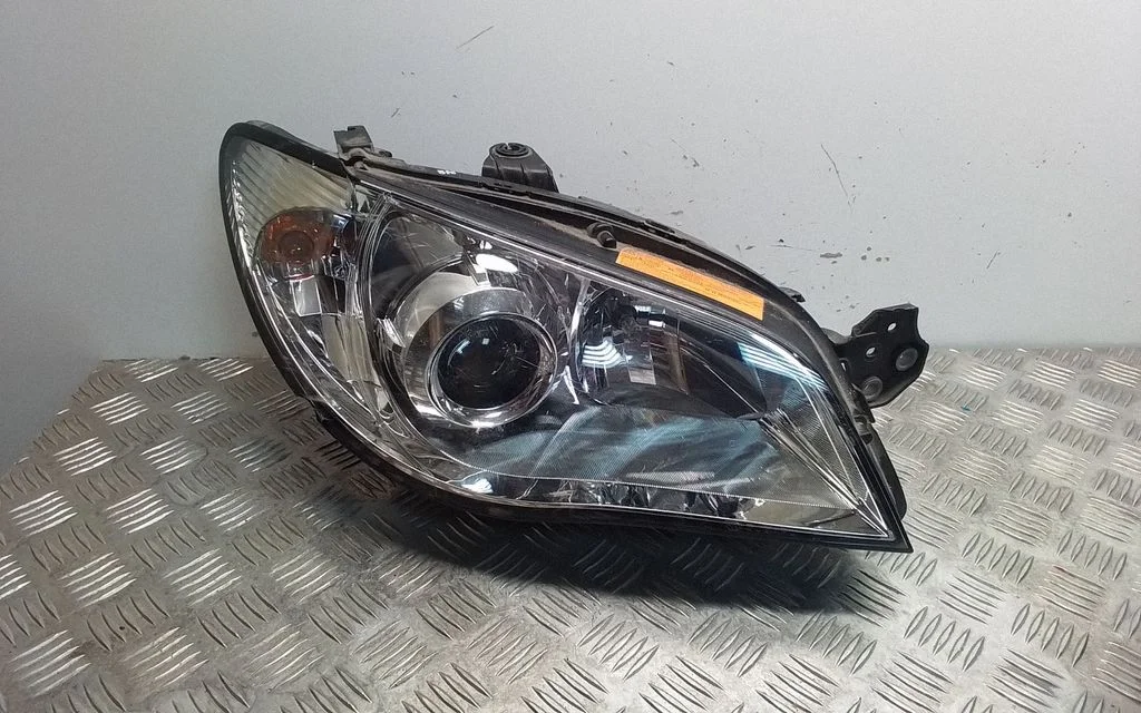Headlight/headlamp – front right