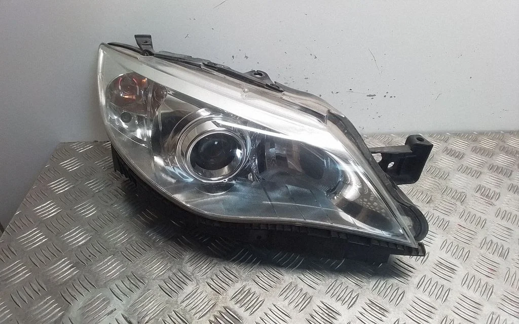 Headlight/headlamp – front right