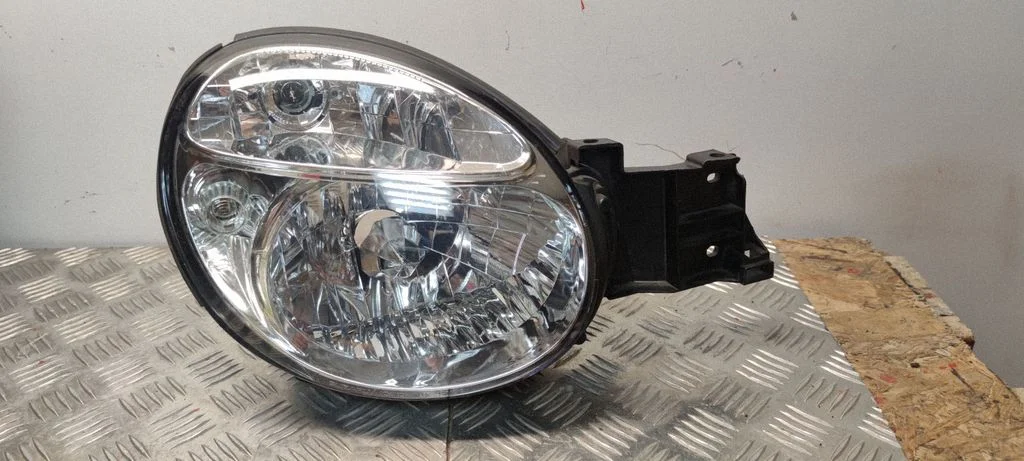 Headlight/headlamp – front right