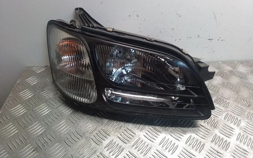 Reflektor – Subaru Legacy (1999-2003)