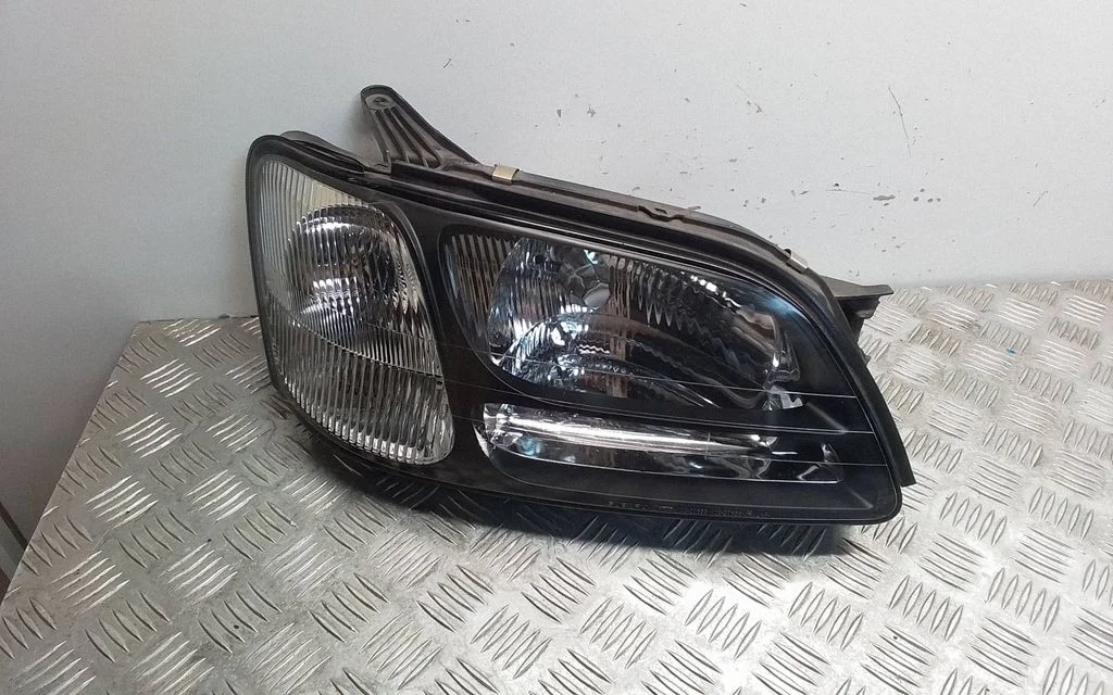 Reflektor – Subaru Legacy (1999-2003)