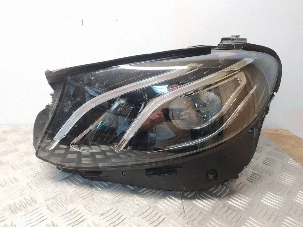 Priekšējais lukturis A2139063904