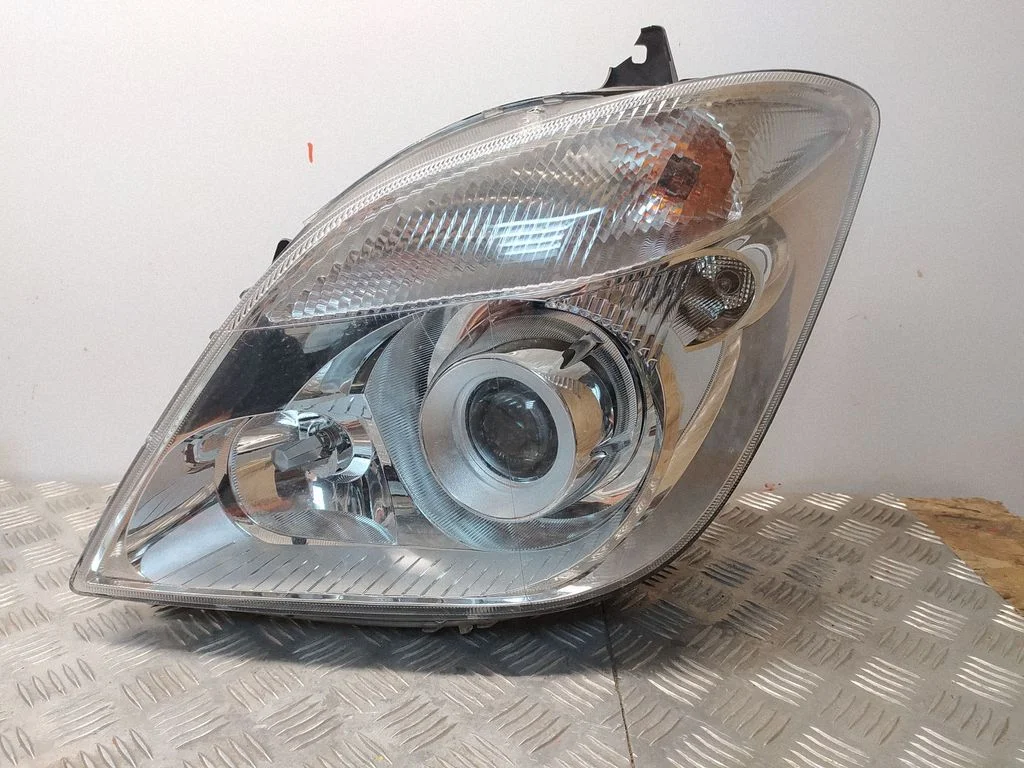 Headlight/headlamp – Mercedes-Benz Sprinter W906 (2006-2018)