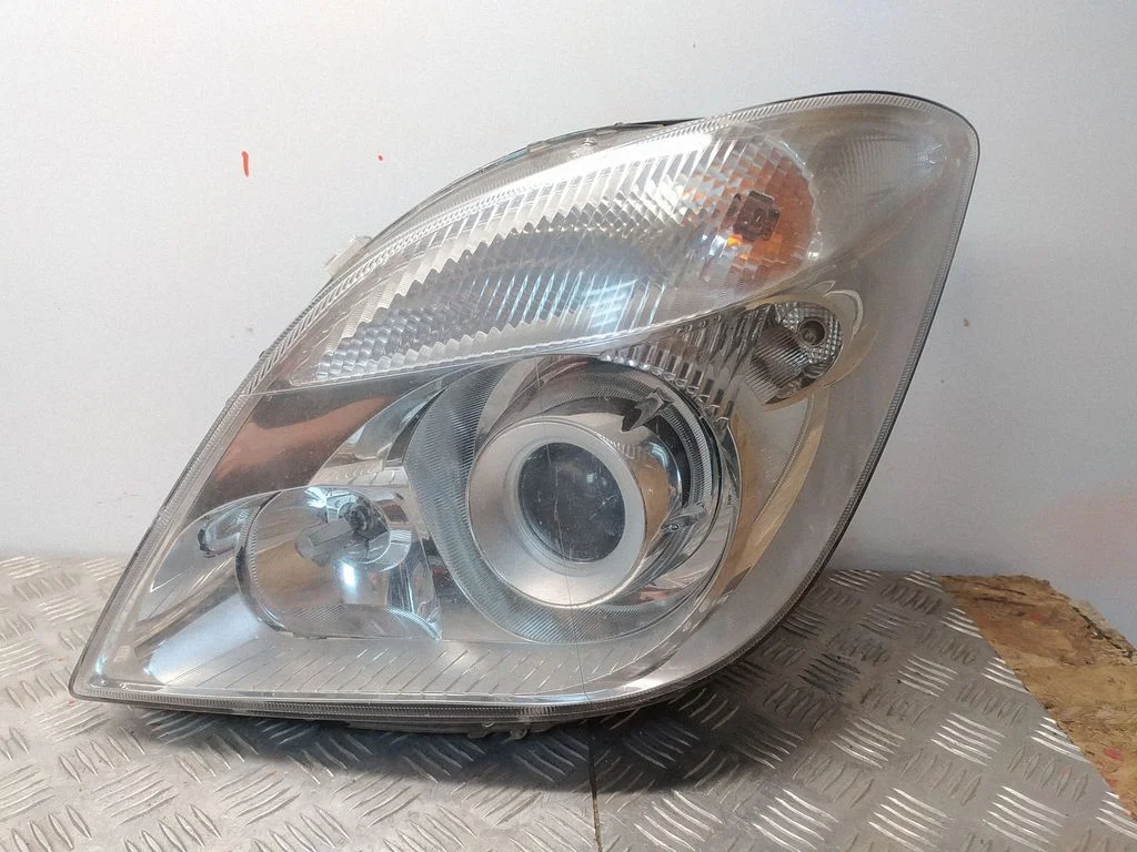 Headlight/headlamp – Mercedes-Benz Sprinter W906 (2006-2018)