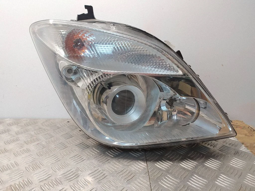 Headlight/headlamp – Mercedes-Benz Sprinter W906 (2006-2018)