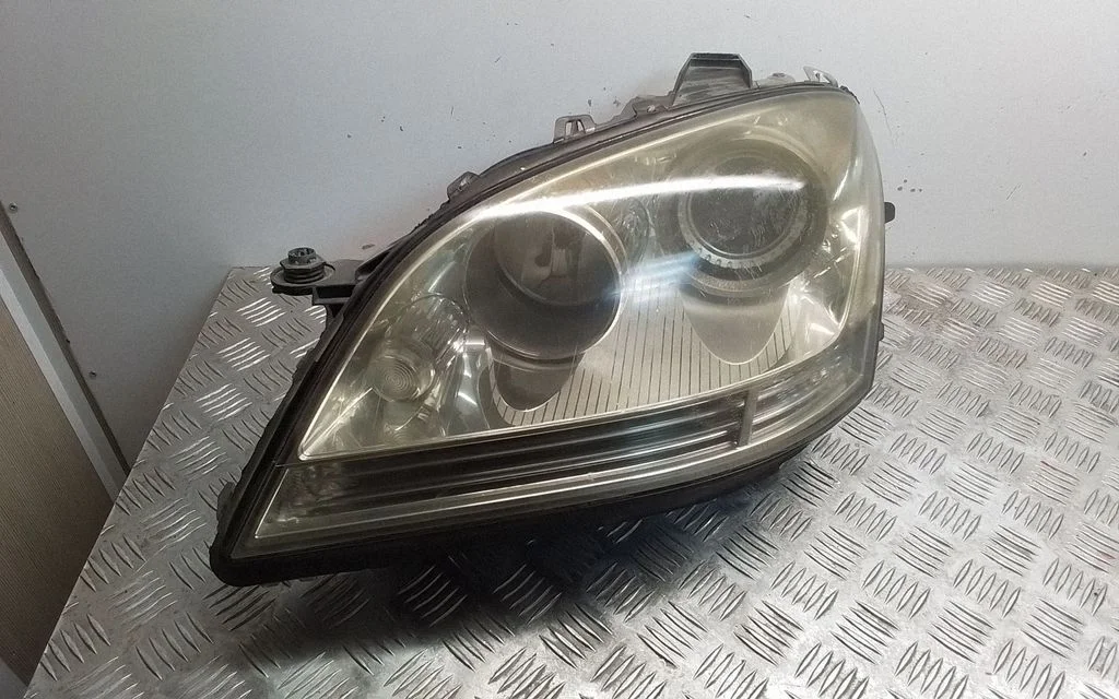 Headlight/headlamp – front left