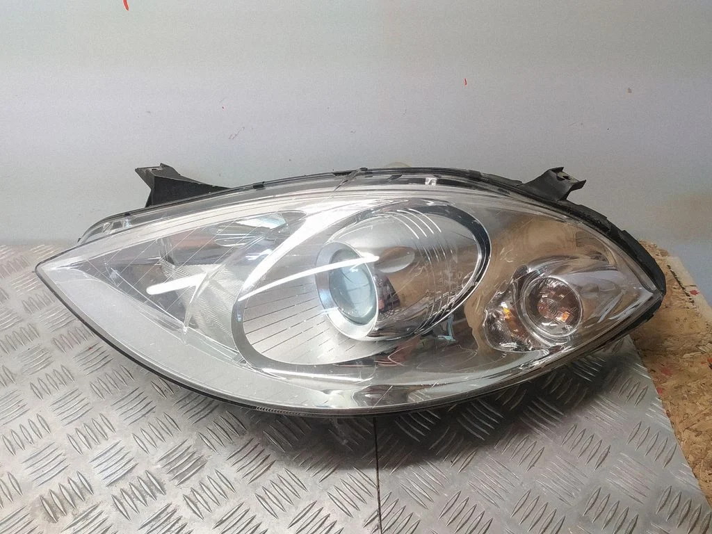 Headlight/headlamp – front left