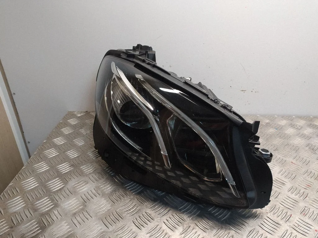 Priekšējais lukturis A2139064004