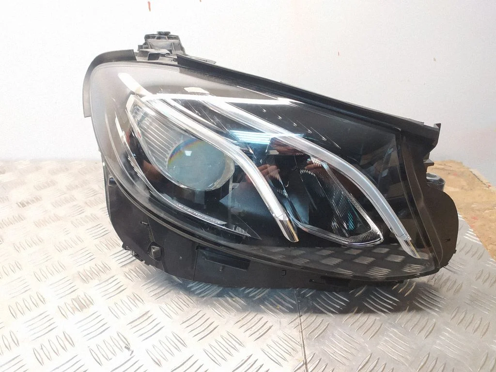 Priekšējais lukturis A2139067806