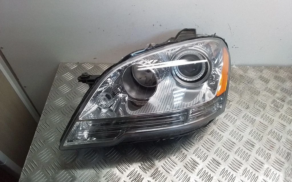 Headlight/headlamp – front left