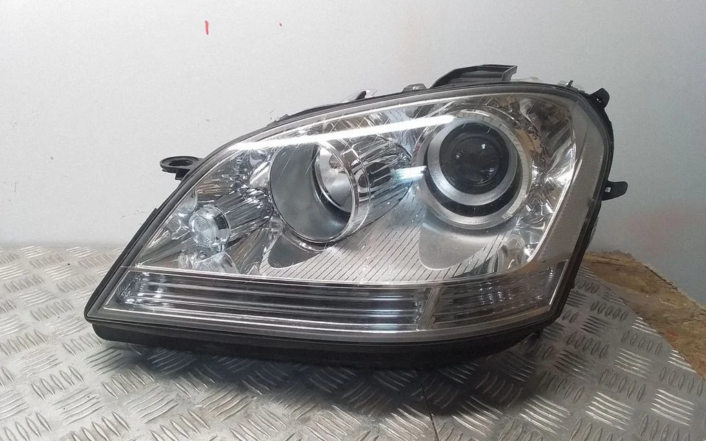 Headlight/headlamp – front left