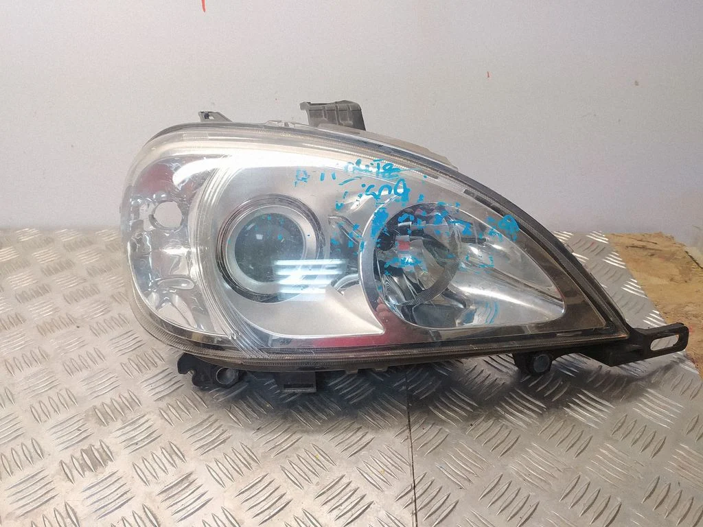 Headlight/headlamp – Mercedes-Benz ML-Class W163 (1997-2005)