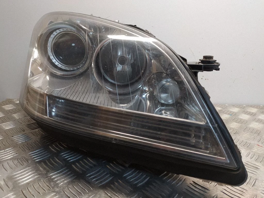 Headlight/headlamp – Mercedes-Benz ML-Class W164 (2005-2011)