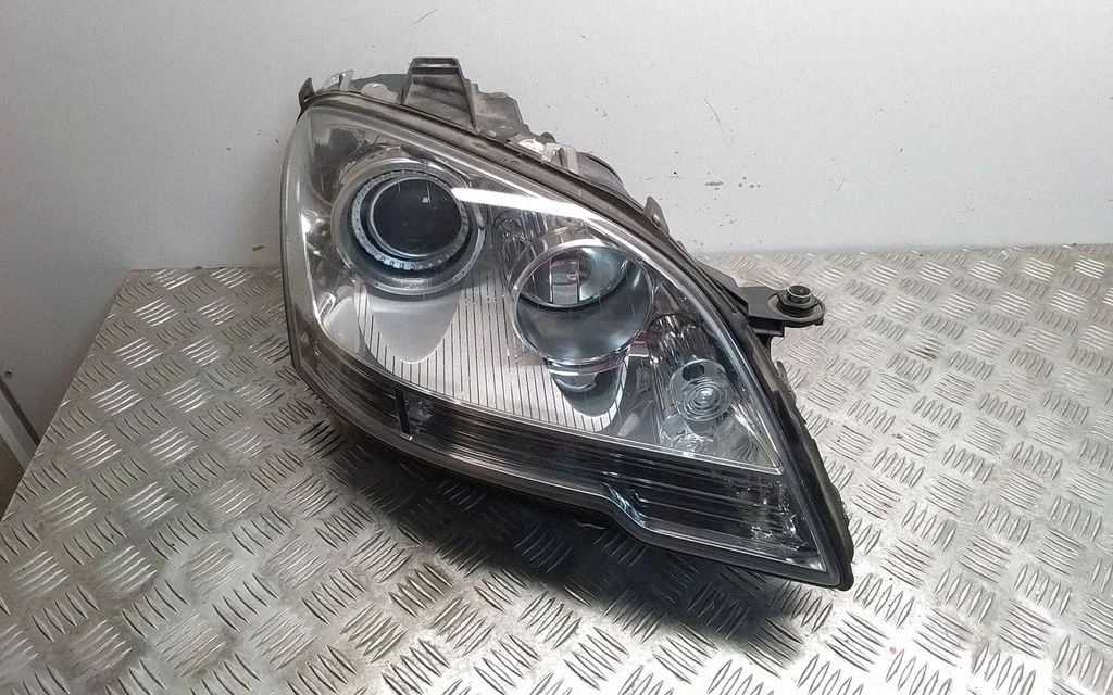 Headlight/headlamp – Mercedes-Benz ML-Class W163 (1997-2005)