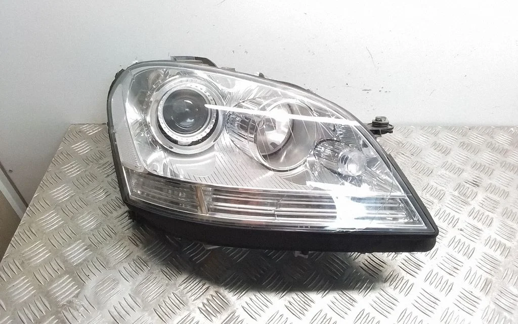 Headlight/headlamp – Mercedes-Benz ML-Class W163 (1997-2005)