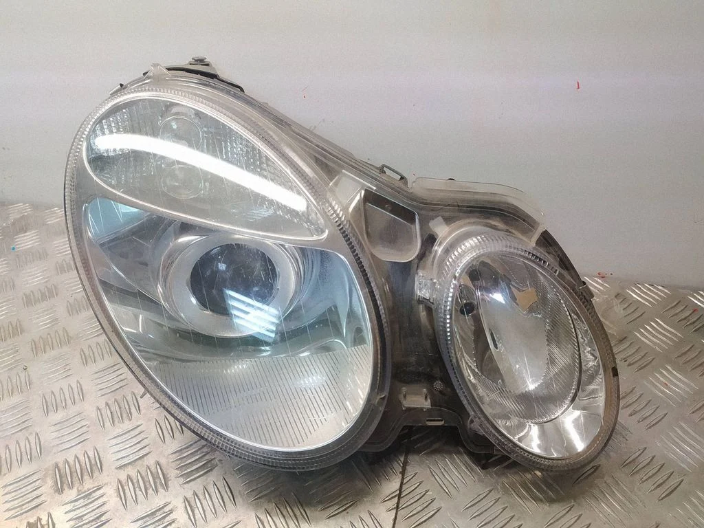 Headlight/headlamp – front right