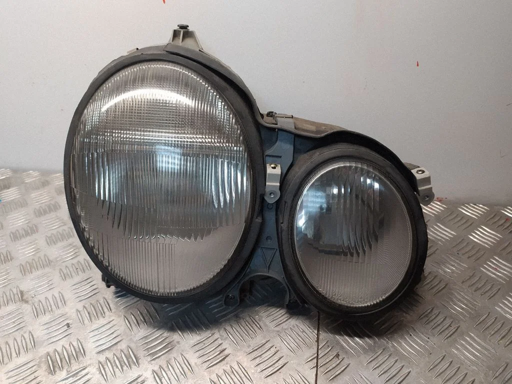 Headlight/headlamp 15060800