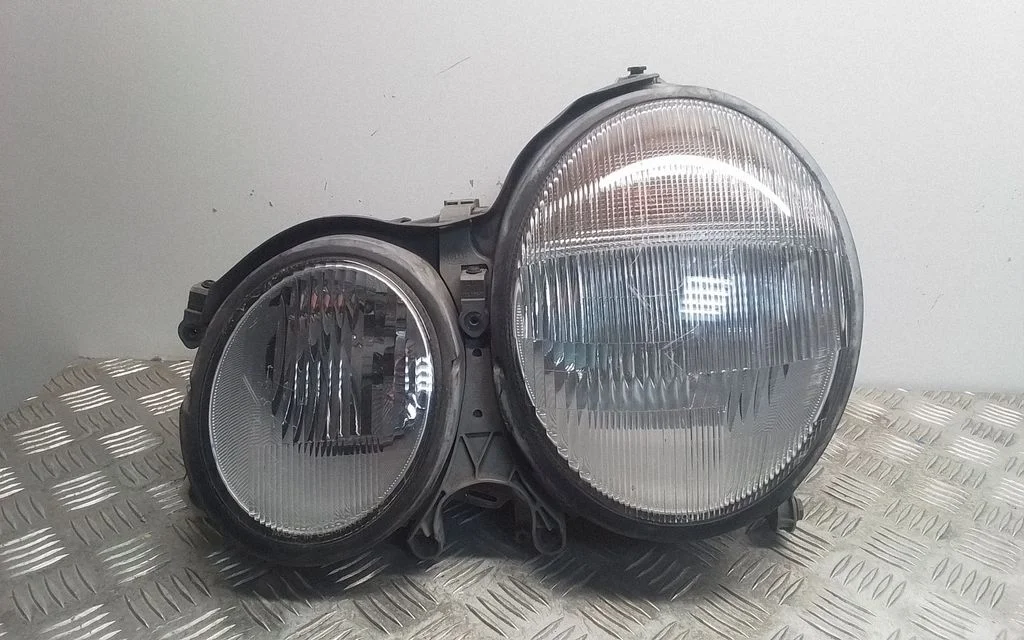 Headlight/headlamp 15060700